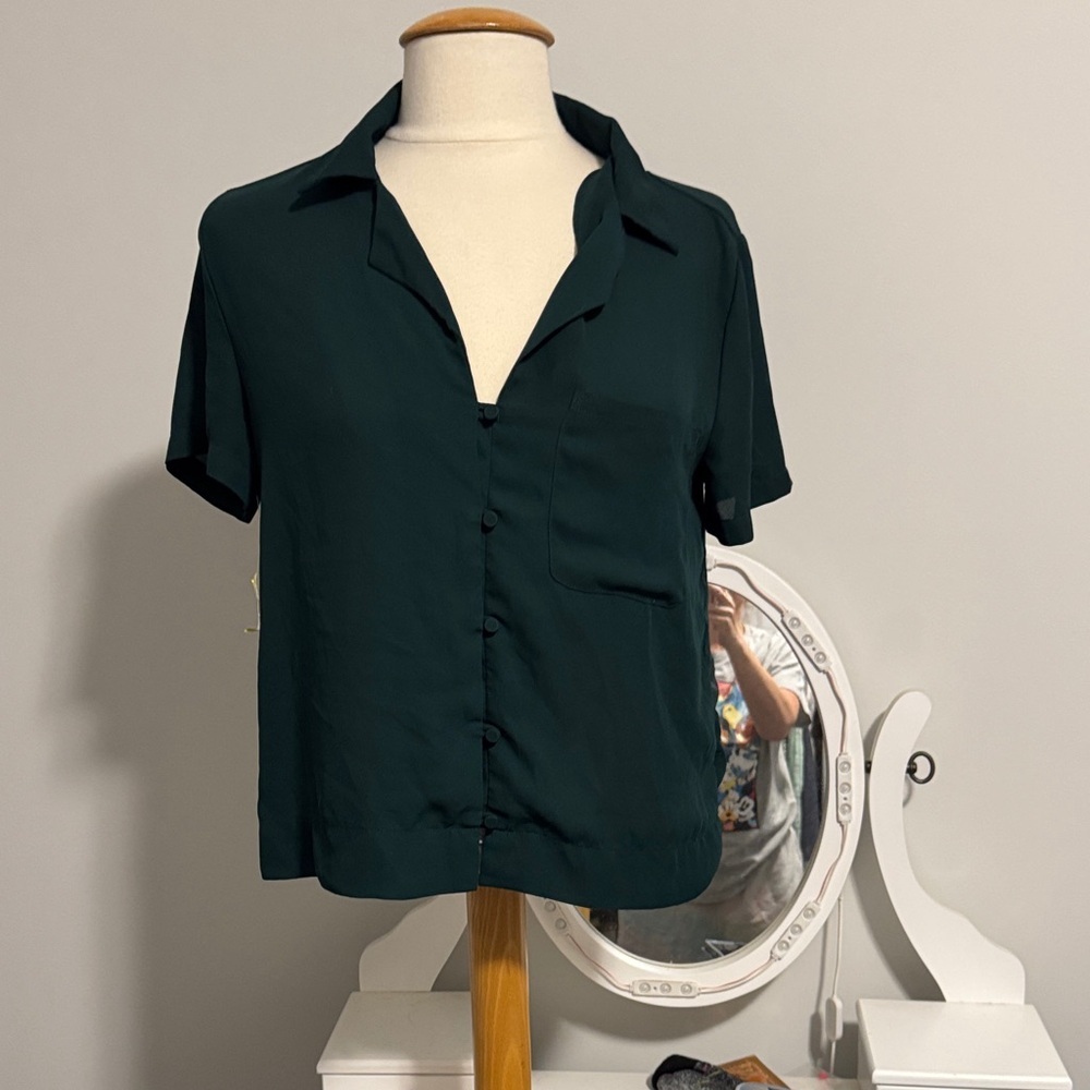 💜Lulu's Deep Green Button-Down Shirt